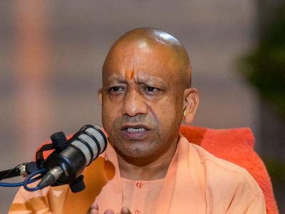 मदर्स डे स्पेशल: मां के आंसू पोंछकर परिवार में खुशियों का उजाला फैलाते हैं सीएम योगी