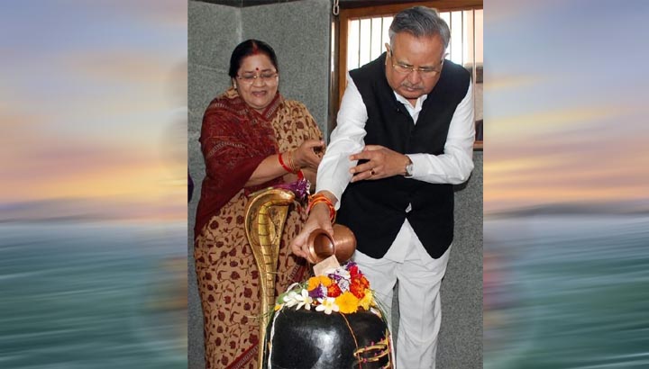 मुख्यमंत्री विष्णु देव साय ने विधानसभा अध्यक्ष डॉ. रमन सिंह को वैवाहिक वर्षगांठ पर दी बधाई