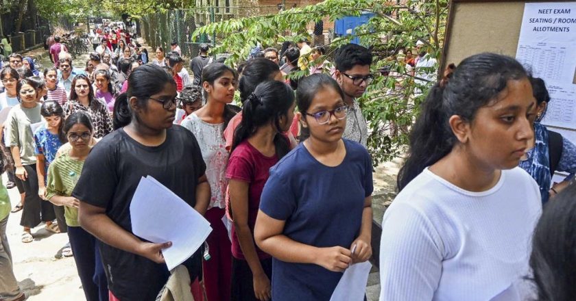 NEET पेपर पर सिक्योरिटी लॉकडाउन! CISF, CRPF और एयरफोर्स की निगरानी में 551 शहरों तक पहुंचेगा प्रश्नपत्र