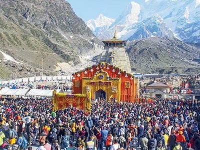केदारनाथ में उमड़ा आस्था का सैलाब, 12 लाख श्रद्धालुओं ने किए बाबा केदार के दर्शन
