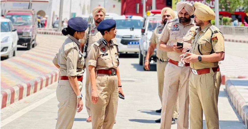 अमृतसर पुलिस की बड़ी कार्रवाई, आतंकी-तस्कर नेटवर्क से जुड़े दो संदिग्ध गिरफ्तार; हथियार और हेरोइन बरामद