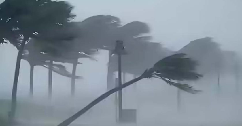 IMD का अलर्ट: 17 राज्यों में आंधी-बारिश का खतरा, 70 किमी/घंटा तक चलेंगी तेज हवाएं