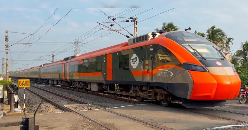 रेलवे की बड़ी तैयारी, 220 KMPH की रफ्तार से दौड़ेंगी सेमी हाई स्पीड ट्रेनें; कोच में होगा ब्लैक बॉक्स
