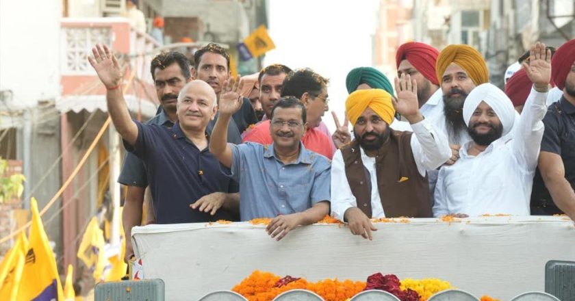 पंजाब चुनाव से पहले AAP की नई रणनीति, लोक मिलनियों के जरिए जनता तक पहुंचाएगी सरकार का रिपोर्ट कार्ड