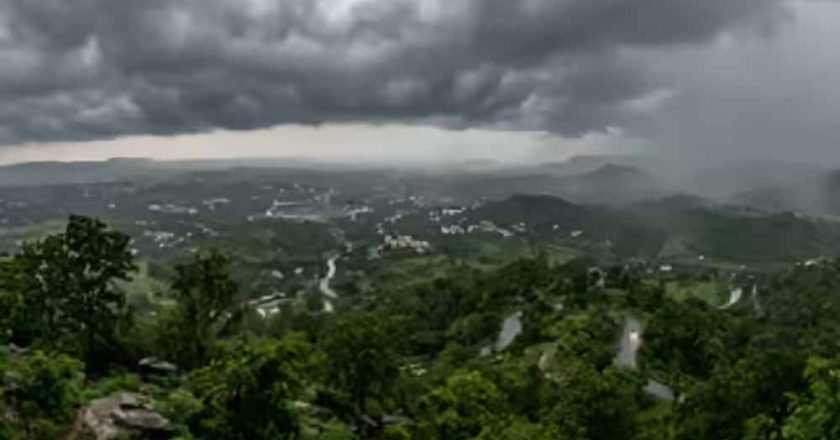 IMD अलर्ट: 11 राज्यों में 24 घंटे के भीतर आंधी-बारिश का खतरा