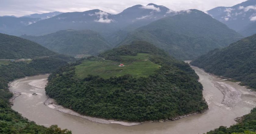 भारत की चिंता बढ़ाने वाली चीन की नई चाल! बॉर्डर से 50KM दूर ब्रह्मपुत्र पर बना रहा दुनिया का सबसे बड़ा बांध