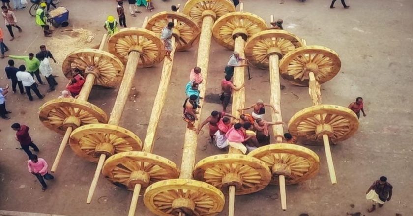 पुरी रथयात्रा 2026: रथ निर्माण कार्य ने पकड़ी रफ्तार, मूर्तिकारों की अद्भुत कलाकारी ने मोहा मन