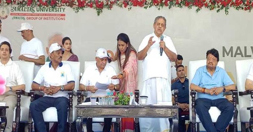 35 हजार से अधिक छात्रों, प्राध्यापकों ने सामूहिक योग कर बनाया विश्व रिकॉर्ड