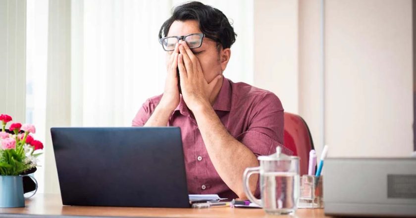 AI के दौर में टेक नौकरियों पर संकट: भारत में सॉफ्टवेयर इंजीनियरिंग हायरिंग में तेज गिरावट