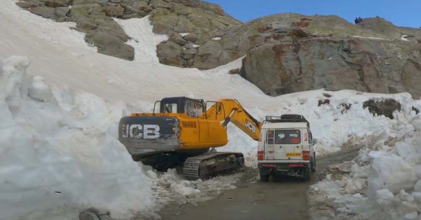 साच पास पर सख्ती: दोपहर 12 बजे के बाद एंट्री बंद, पर्यटकों की सुरक्षा के लिए बड़ा फैसला