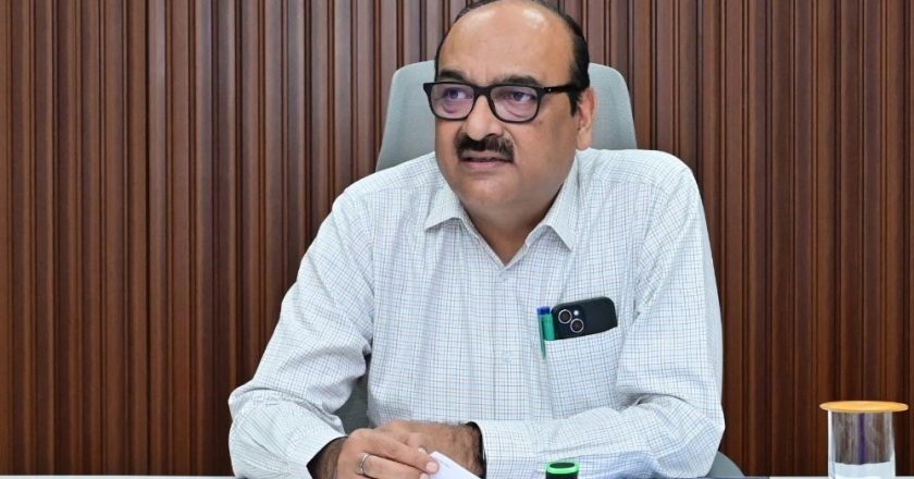 मुख्य सचिव ने विभागीय योजनाओं की प्रगति की समीक्षा की