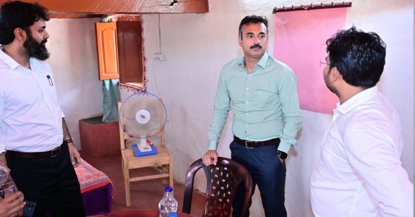 प्रभारी सचिव अंकित आनंद ने केरे गांव के होमस्टे का किया अवलोकन