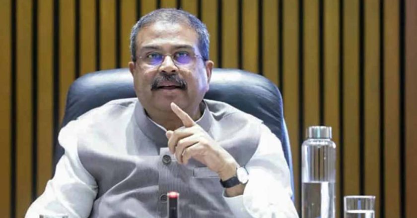पेपर लीक मामले पर कांग्रेस का केंद्र सरकार पर हमला, केंद्रीय मंत्री धर्मेंद्र प्रधान का किया घेराव