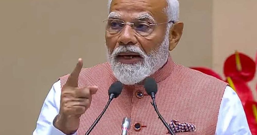 TMC-DMK में सियासी उथल-पुथल, क्या परिसीमन बिल पास कराने के और करीब पहुंच गई BJP?