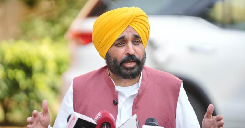 CM भगवंत मान एक हफ्ते तक सार्वजनिक कार्यक्रमों से रहेंगे दूर, विपश्यना के लिए बेंगलुरु रवाना