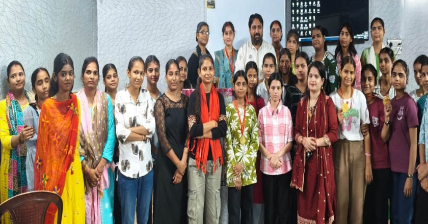 गुरु पूर्णिमा महोत्सव में गुरु पूजन और प्रतिभा सम्मान समारोह संपन्न, डॉ. उमाशंकर पचौरी ने बताया गुरु का महत्व