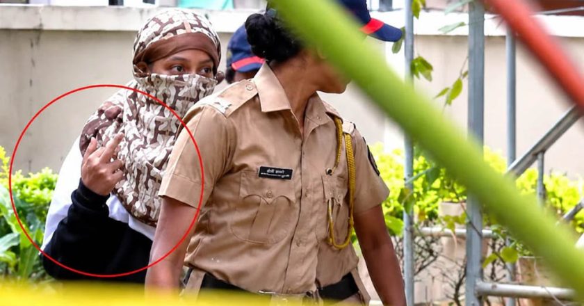 केतन अग्रवाल मर्डर केस: पुलिस घेरे में सिया गोयल का कथित ‘मिडिल फिंगर’ इशारा, VIDEO वायरल