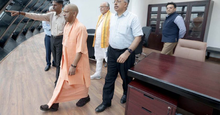 यूपी की नौकरशाही पॉलिसी पैरालिसिस की शिकार नहीं: सीएम योगी