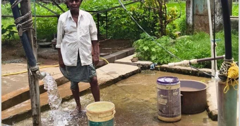 सीएम हेल्पलाइन की शिकायत का त्वरित समाधान सोलर पंप चालू होने से लौटी खेतों की रौनक